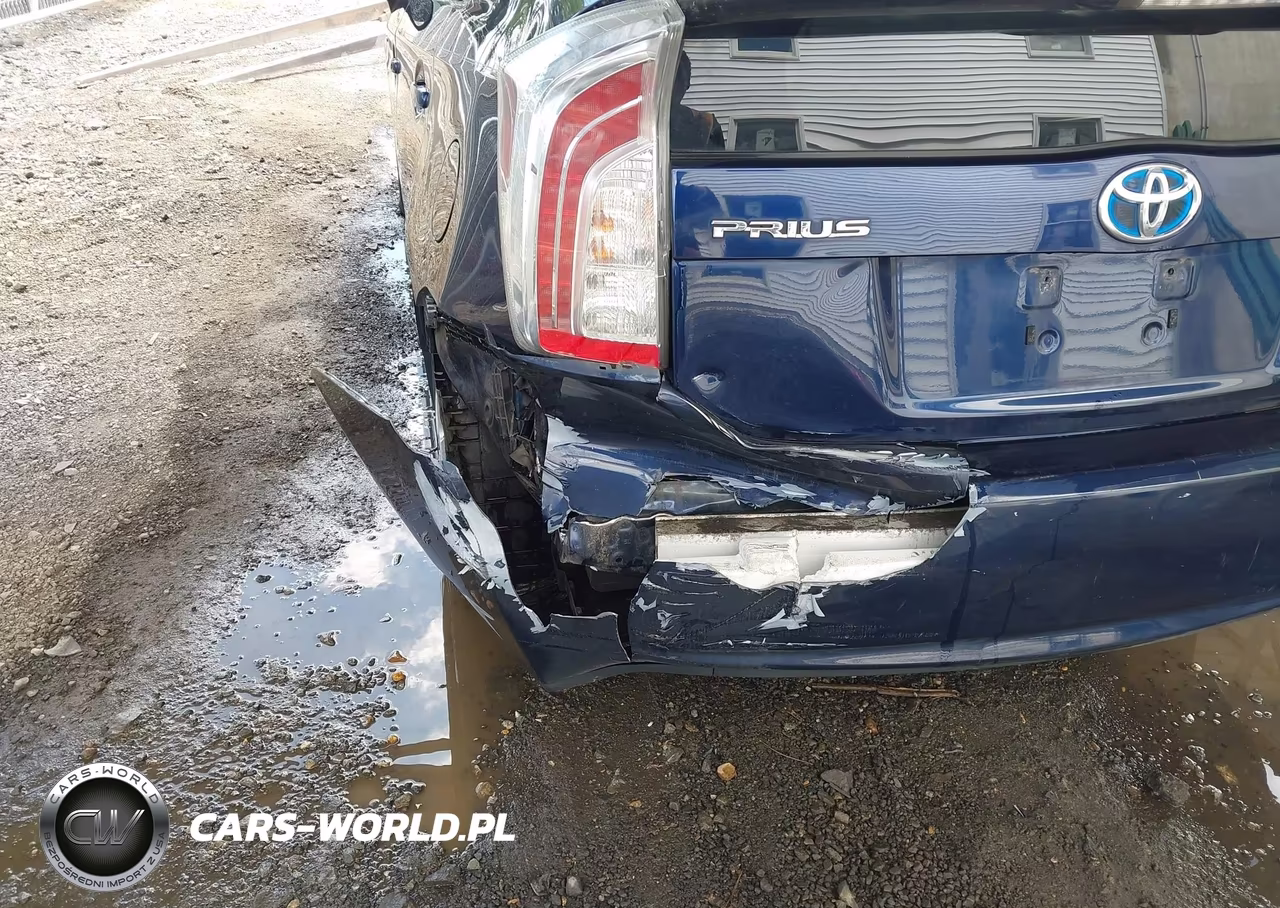 2013 Toyota Prius Two VIN:JTDKN3DU3D1622388 - 6