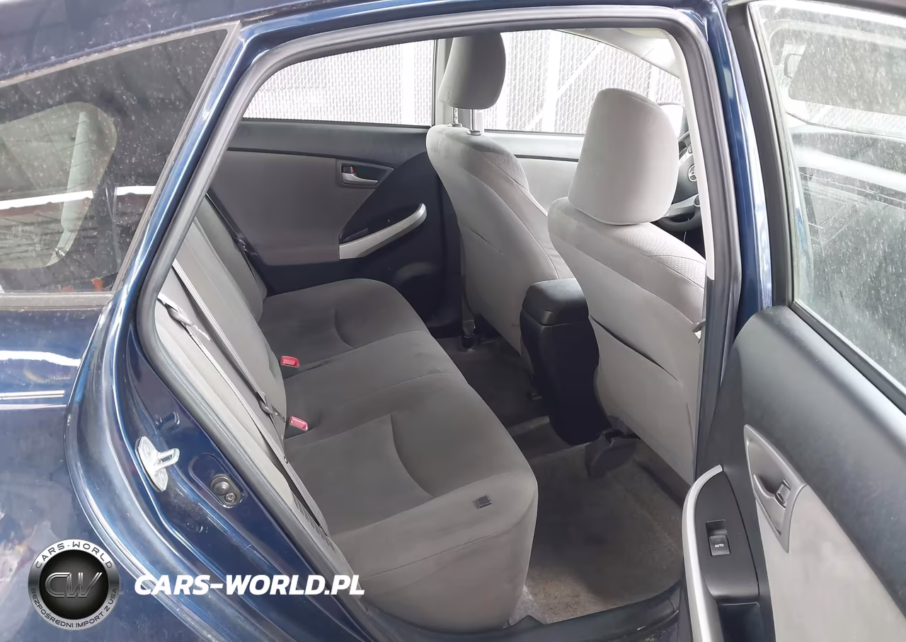 2013 Toyota Prius Two VIN:JTDKN3DU3D1622388 - 8