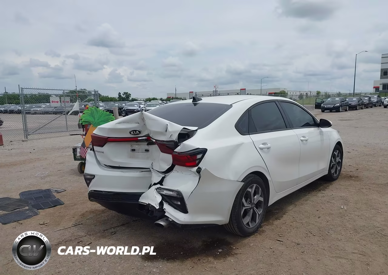2020 Kia Forte Lxs VIN:3KPF24AD6LE143236 - 4
