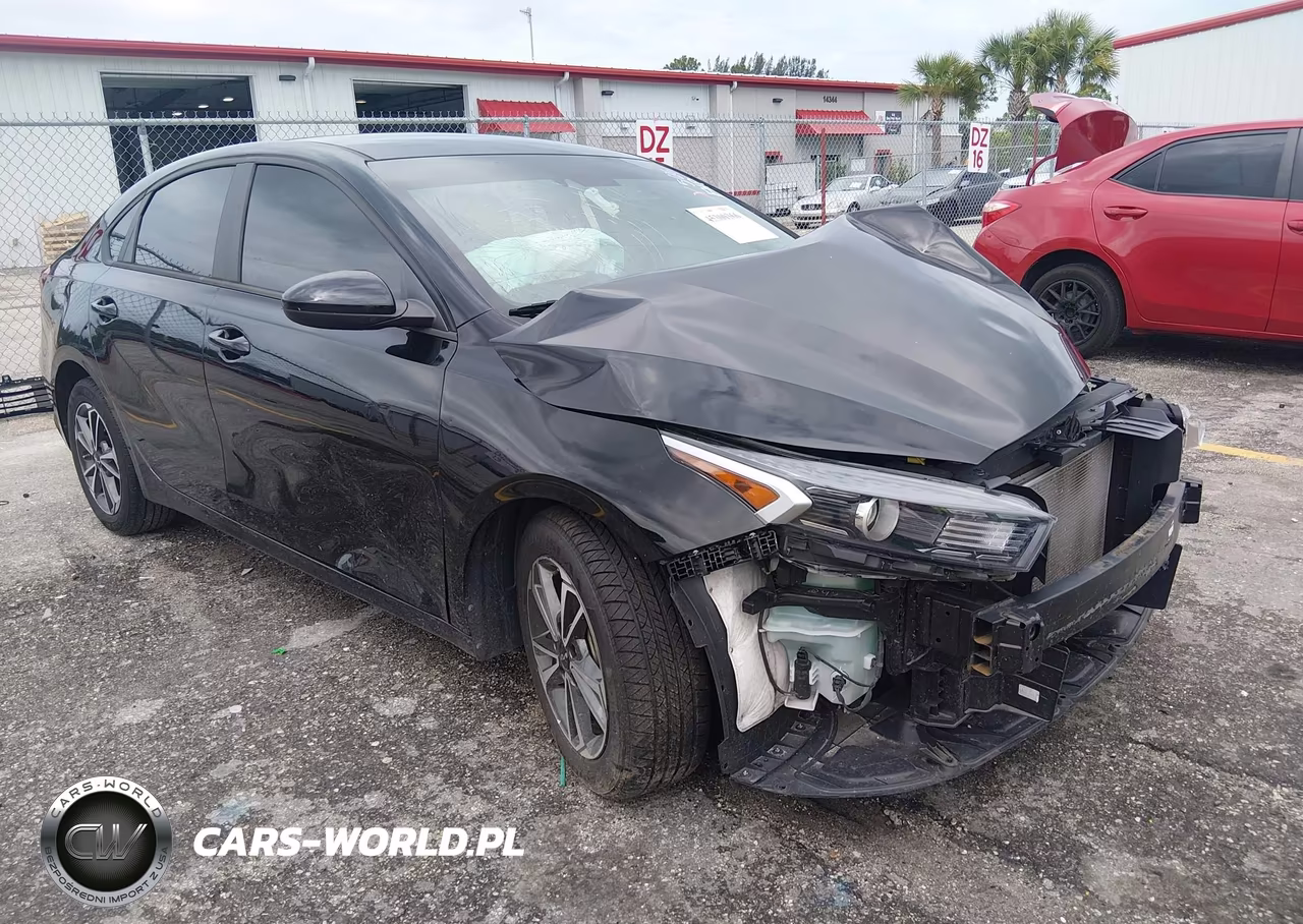 2023 Kia Forte Lxs – zdjęcie 1 z 17