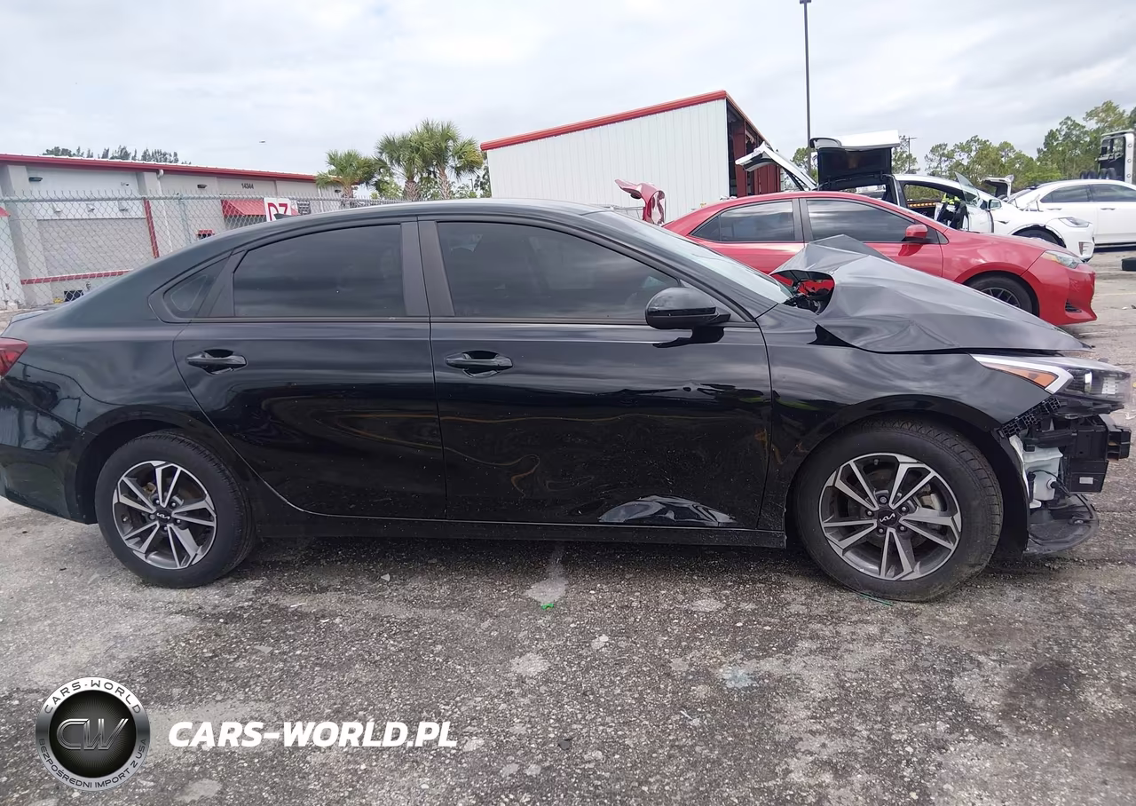 2023 Kia Forte Lxs VIN:3KPF24AD5PE581624 - 14