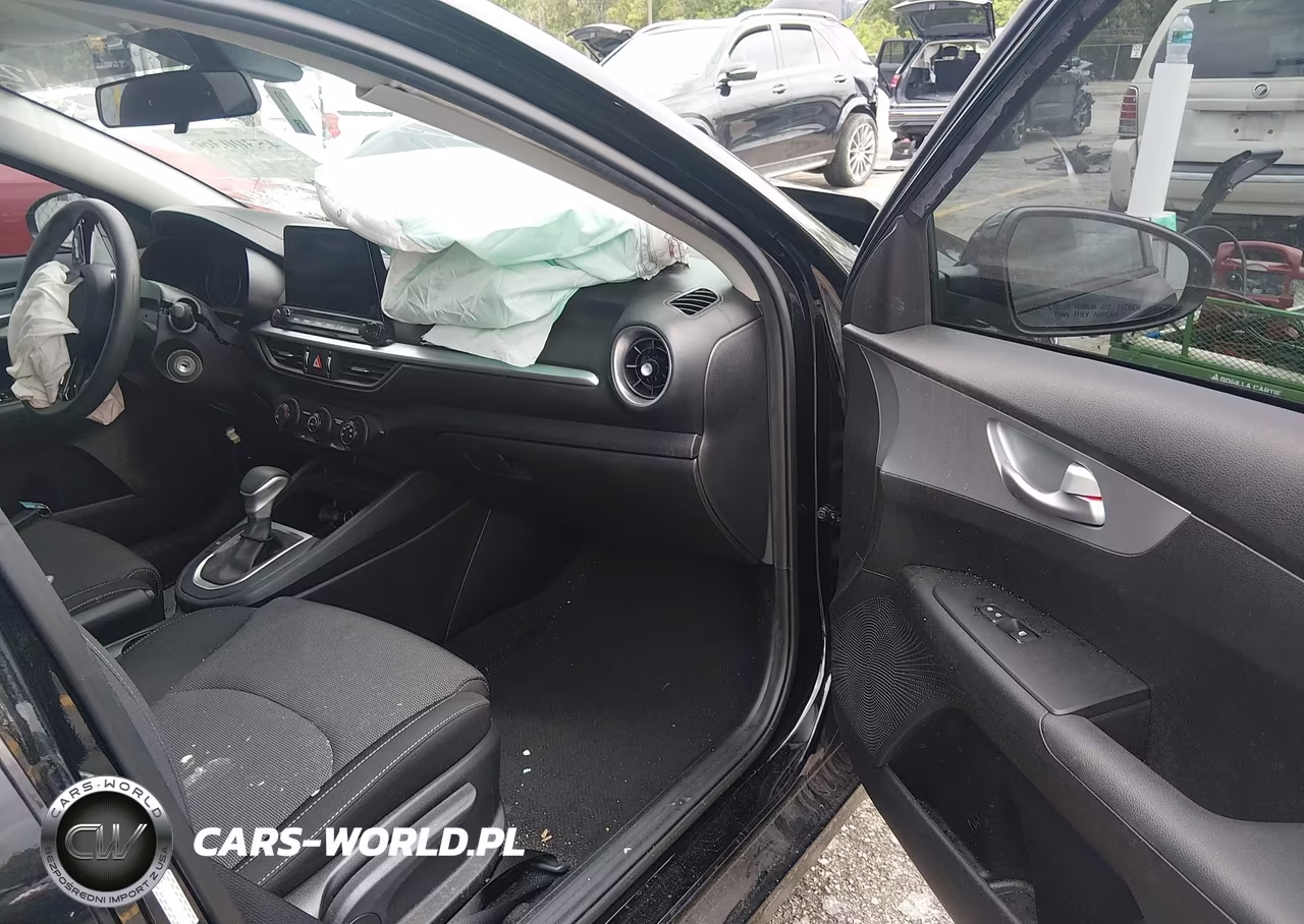2023 Kia Forte Lxs VIN:3KPF24AD5PE581624 - 5