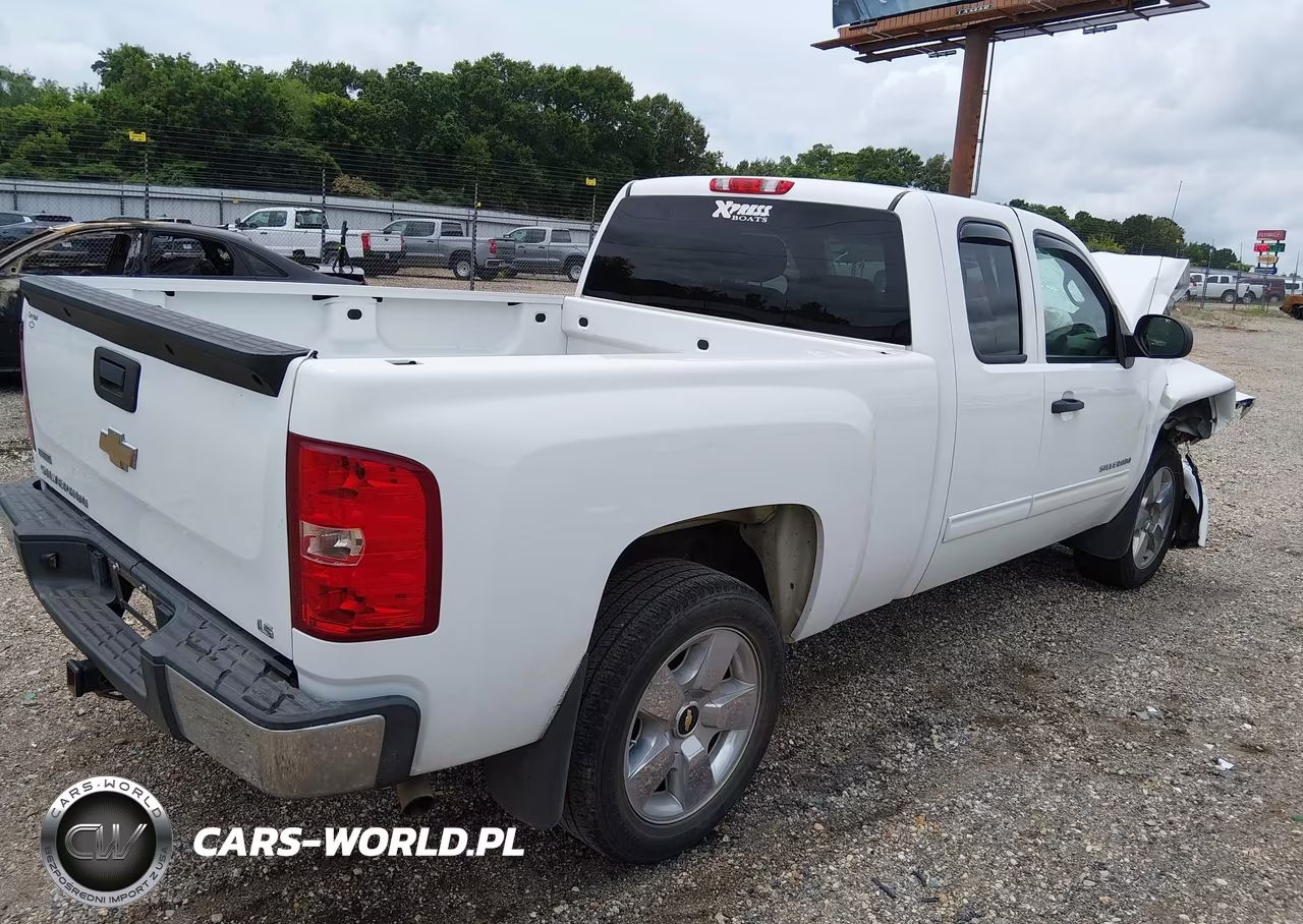 2011 Chevrolet Silverado 1500 Ls VIN:1GCRCREA8BZ417062 - 4