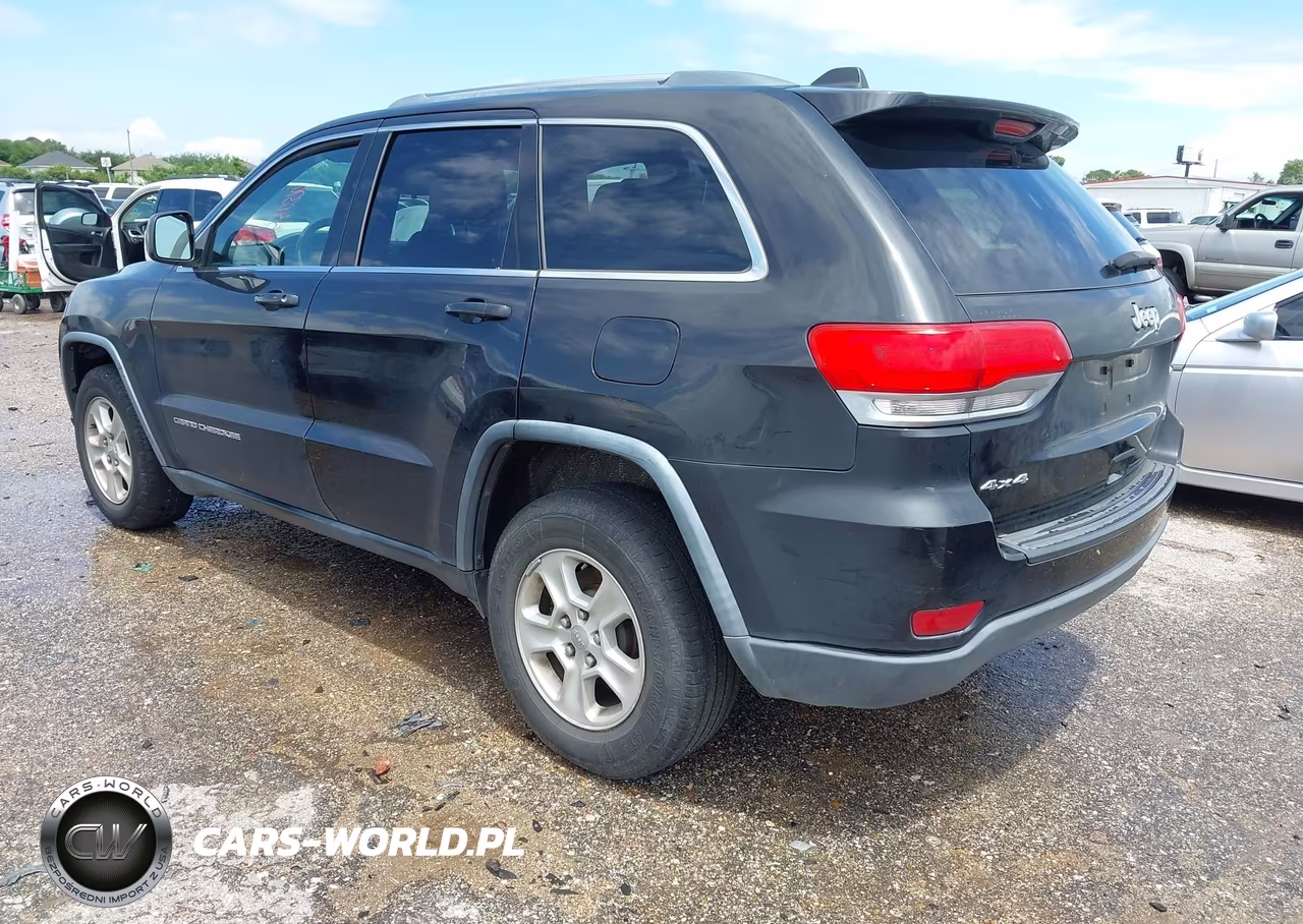 2015 Jeep Grand Cherokee Laredo VIN:1C4RJFAG4FC903195 - 3