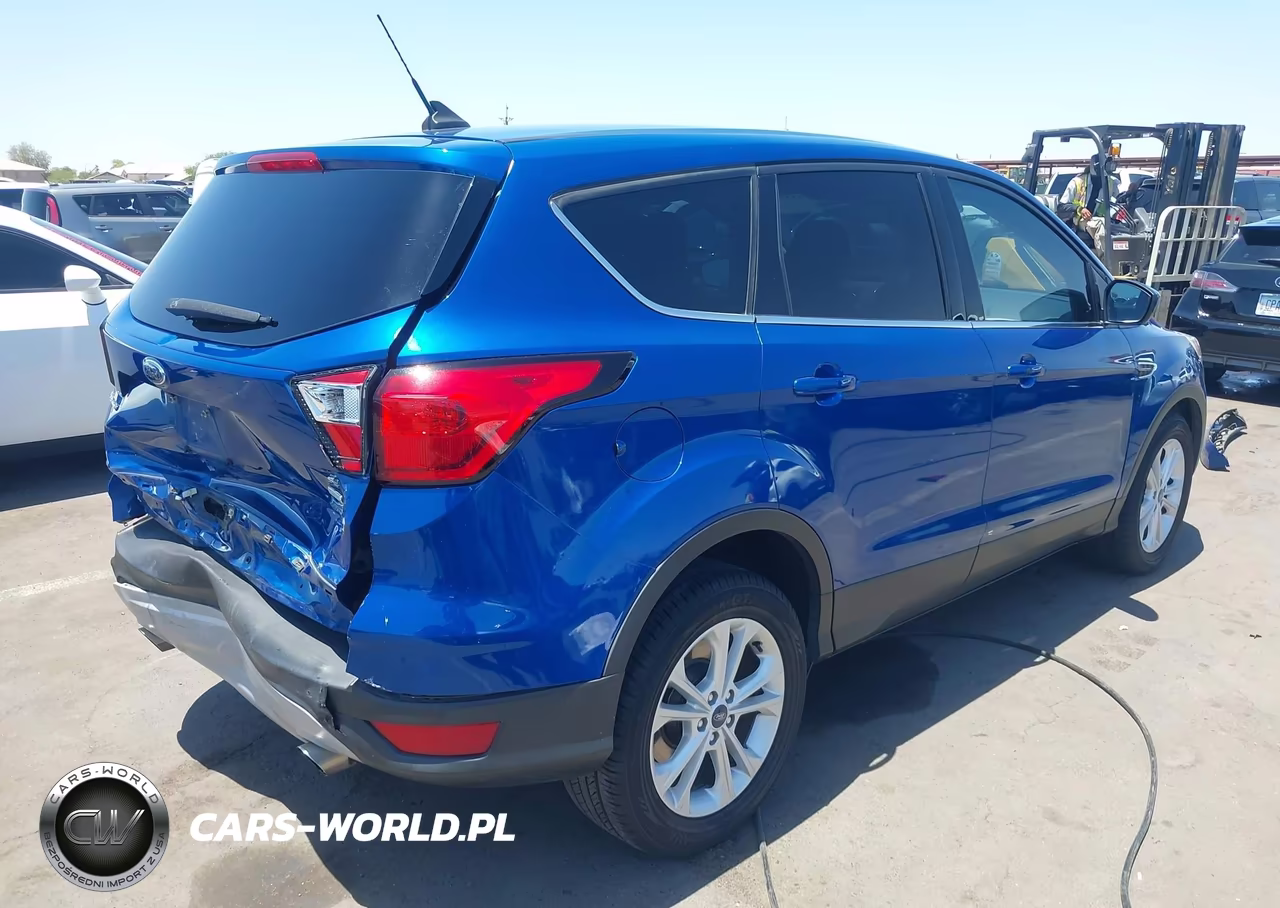2019 Ford Escape Se VIN:1FMCU0GD5KUC27749 - 4