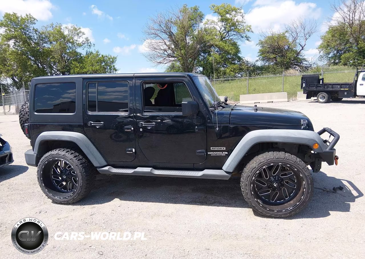 2012 Jeep Wrangler Unlimited Sport VIN:1C4BJWDG8CL200899 - 13