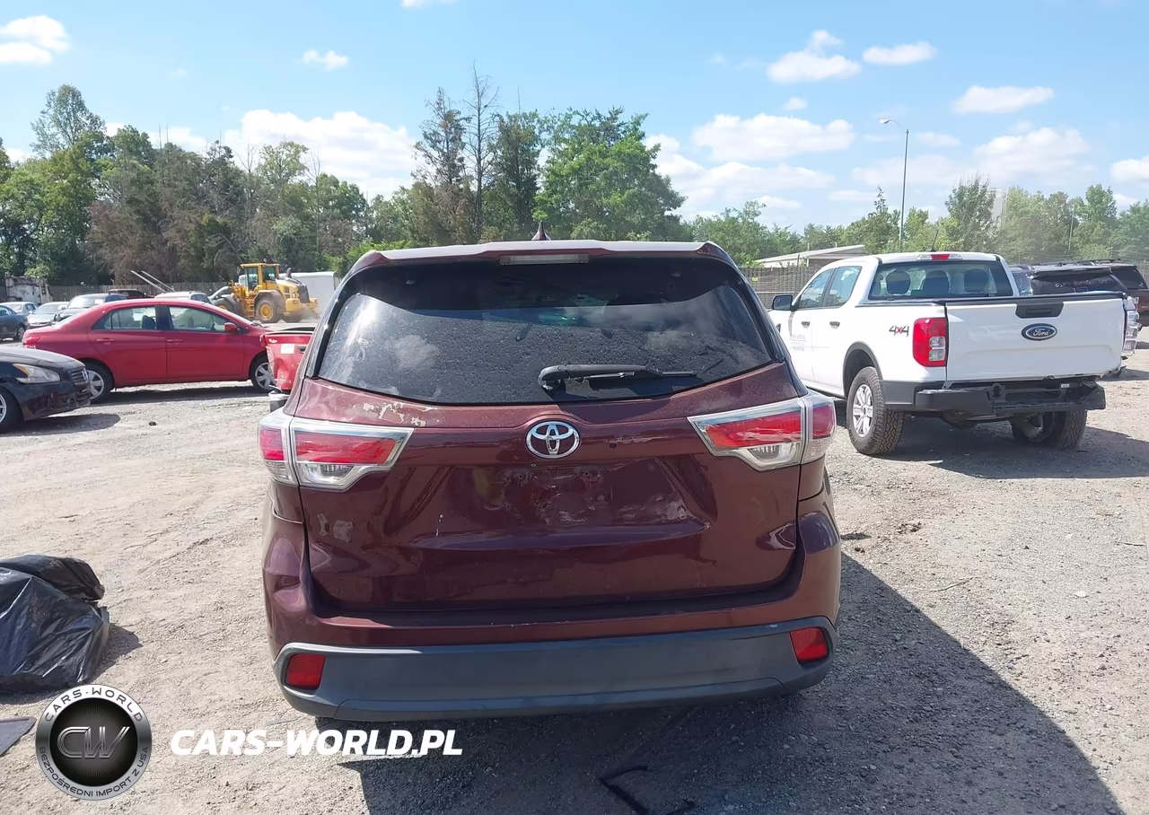 2015 Toyota Highlander Le Plus V6 VIN:5TDBKRFH4FS154415 - 17