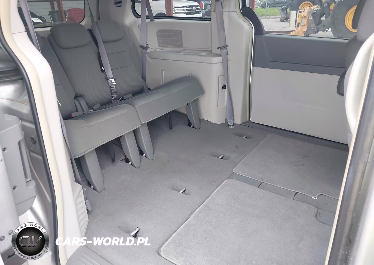 2010 Chrysler Town & Country Lx VIN:2A4RR4DE5AR153033 - 8