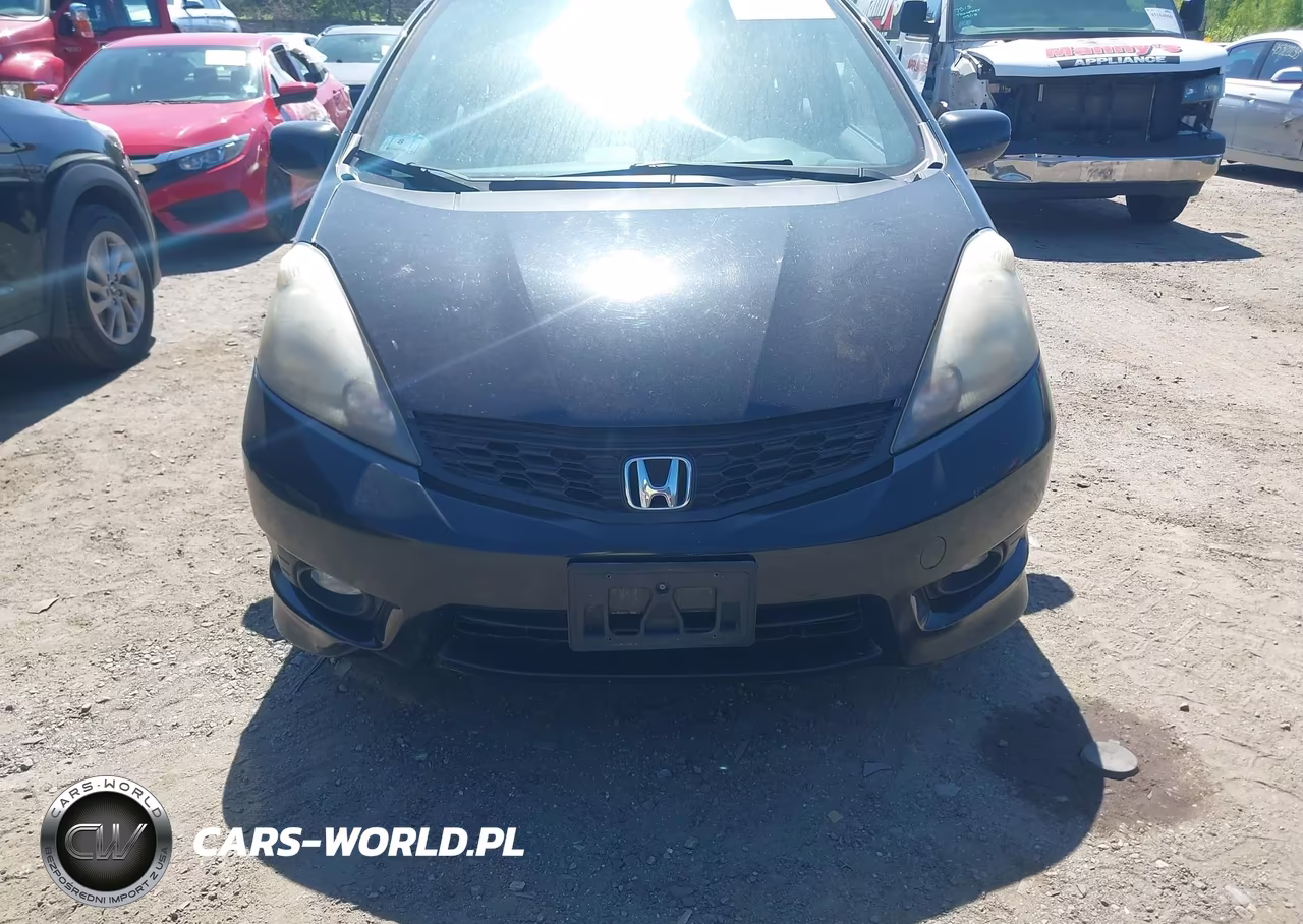 2012 Honda Fit Sport VIN:JHMGE8H51CC006101 - 13