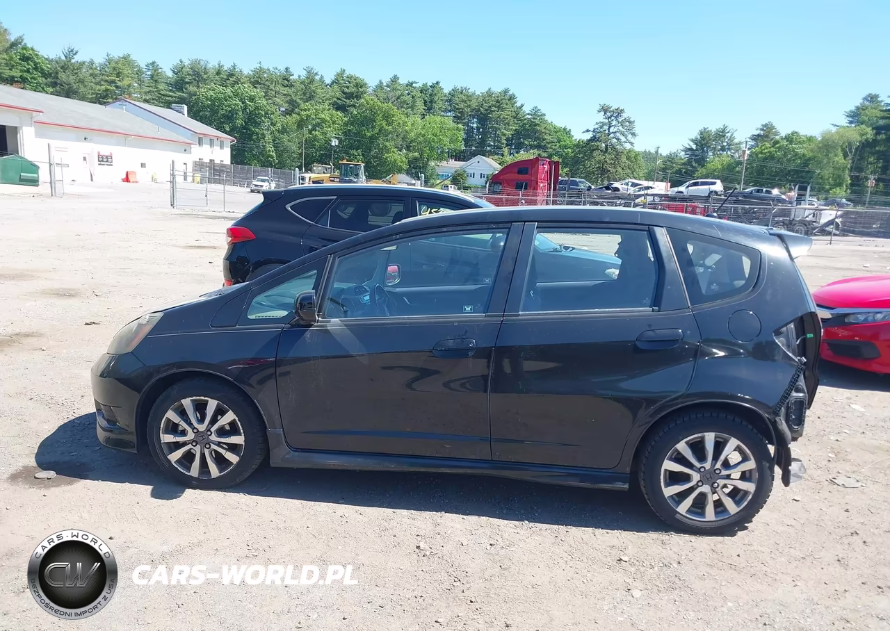 2012 Honda Fit Sport VIN:JHMGE8H51CC006101 - 15