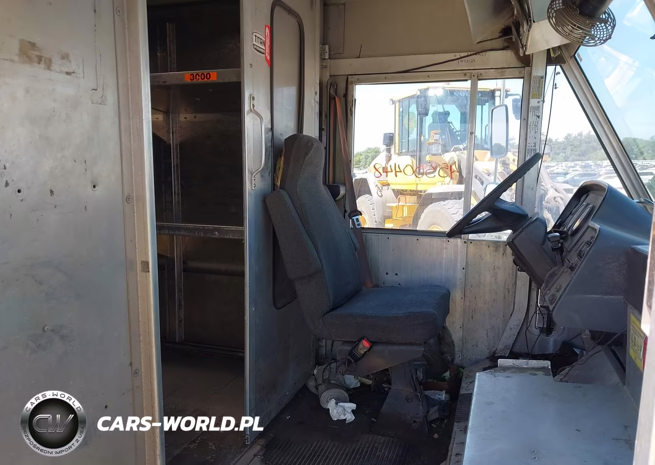 2007 Freightliner Chassis M Line Walk-In Van VIN:4UZAAPCP47CY69014 - 7
