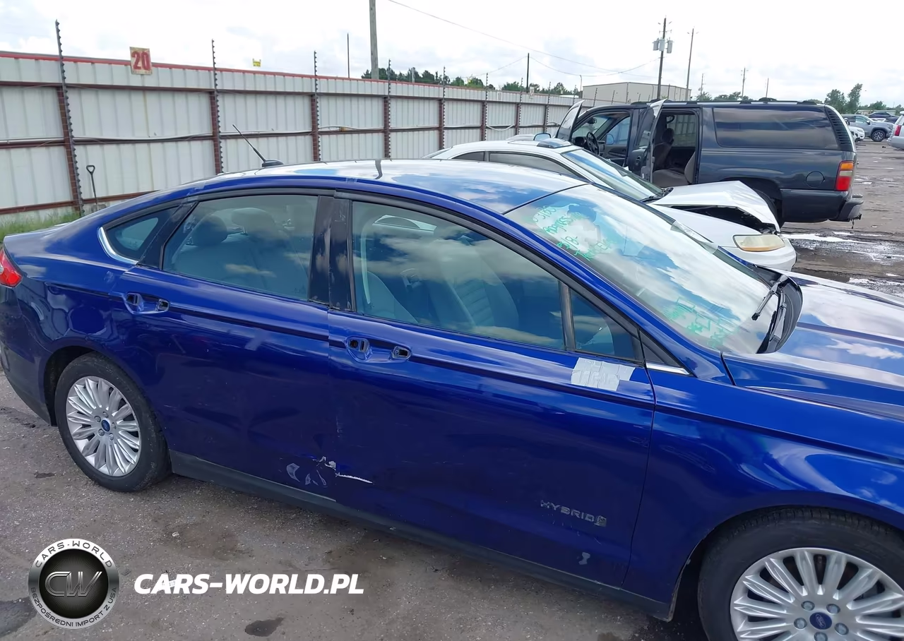 2015 Ford Fusion Hybrid S VIN:3FA6P0UU2FR267173 - 13
