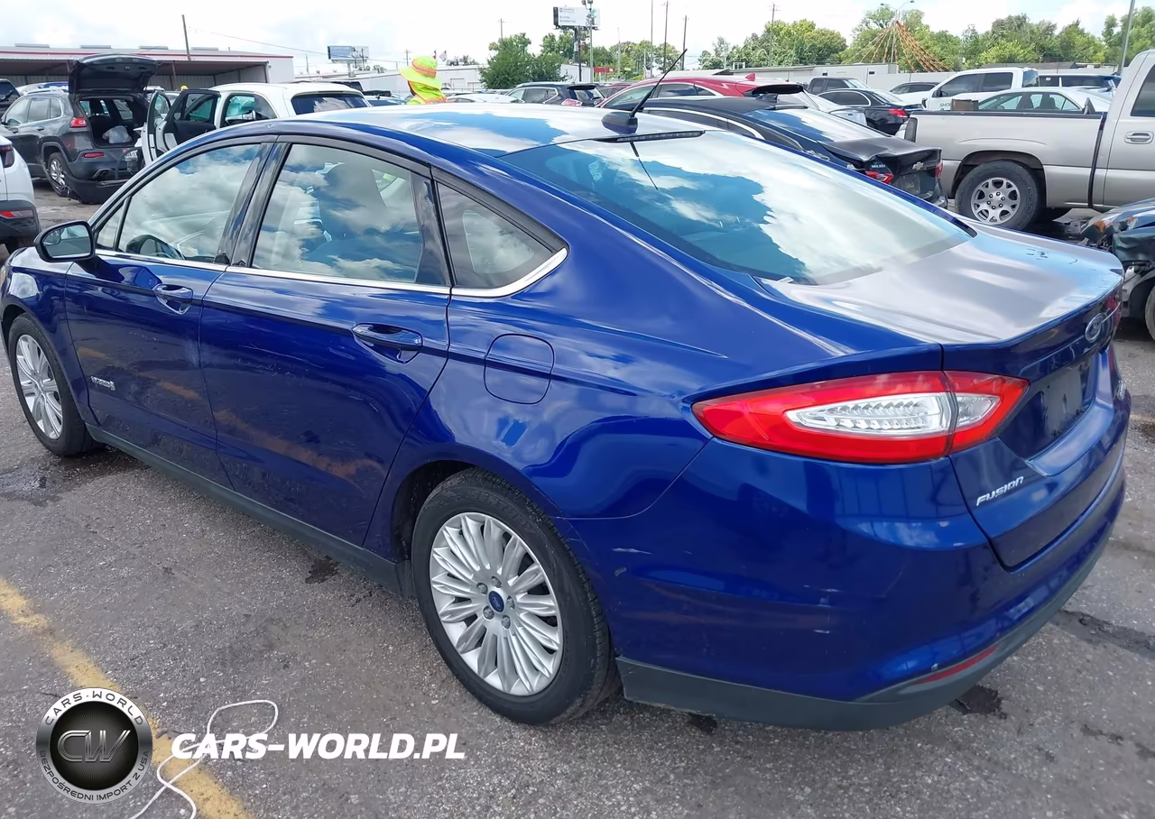 2015 Ford Fusion Hybrid S VIN:3FA6P0UU2FR267173 - 17
