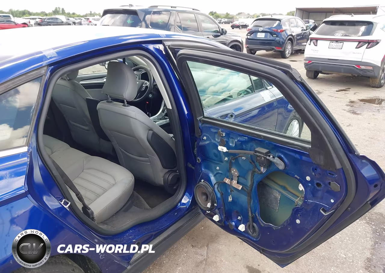 2015 Ford Fusion Hybrid S VIN:3FA6P0UU2FR267173 - 8