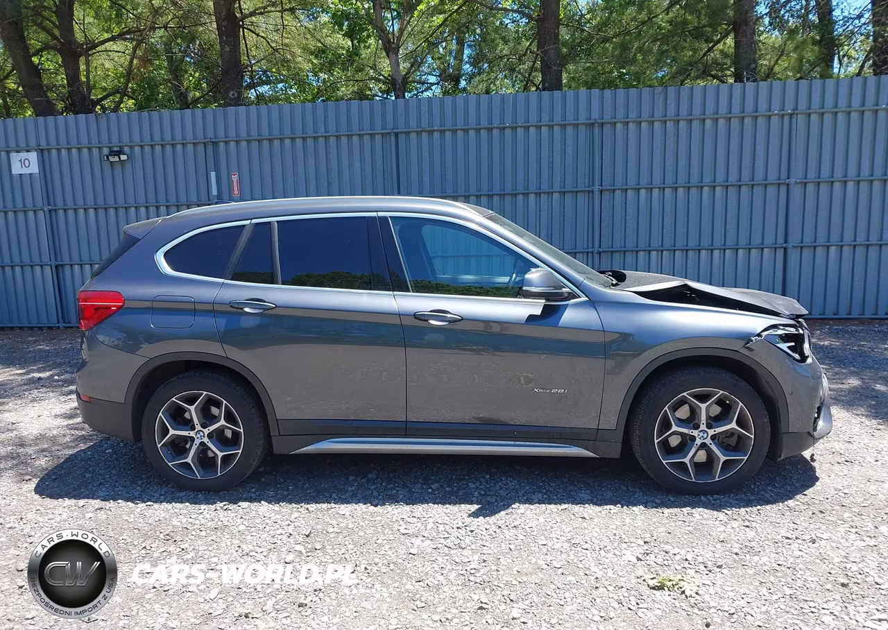 2018 BMW X1 xDrive28I VIN:WBXHT3C31J5K30929 - 13