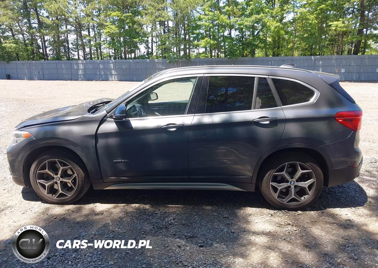 2018 BMW X1 xDrive28I VIN:WBXHT3C31J5K30929 - 14