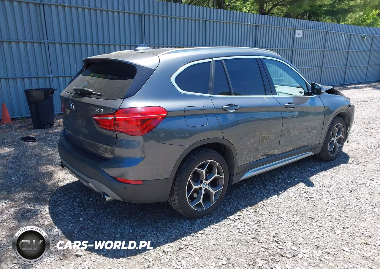 2018 BMW X1 xDrive28I VIN:WBXHT3C31J5K30929 - 4