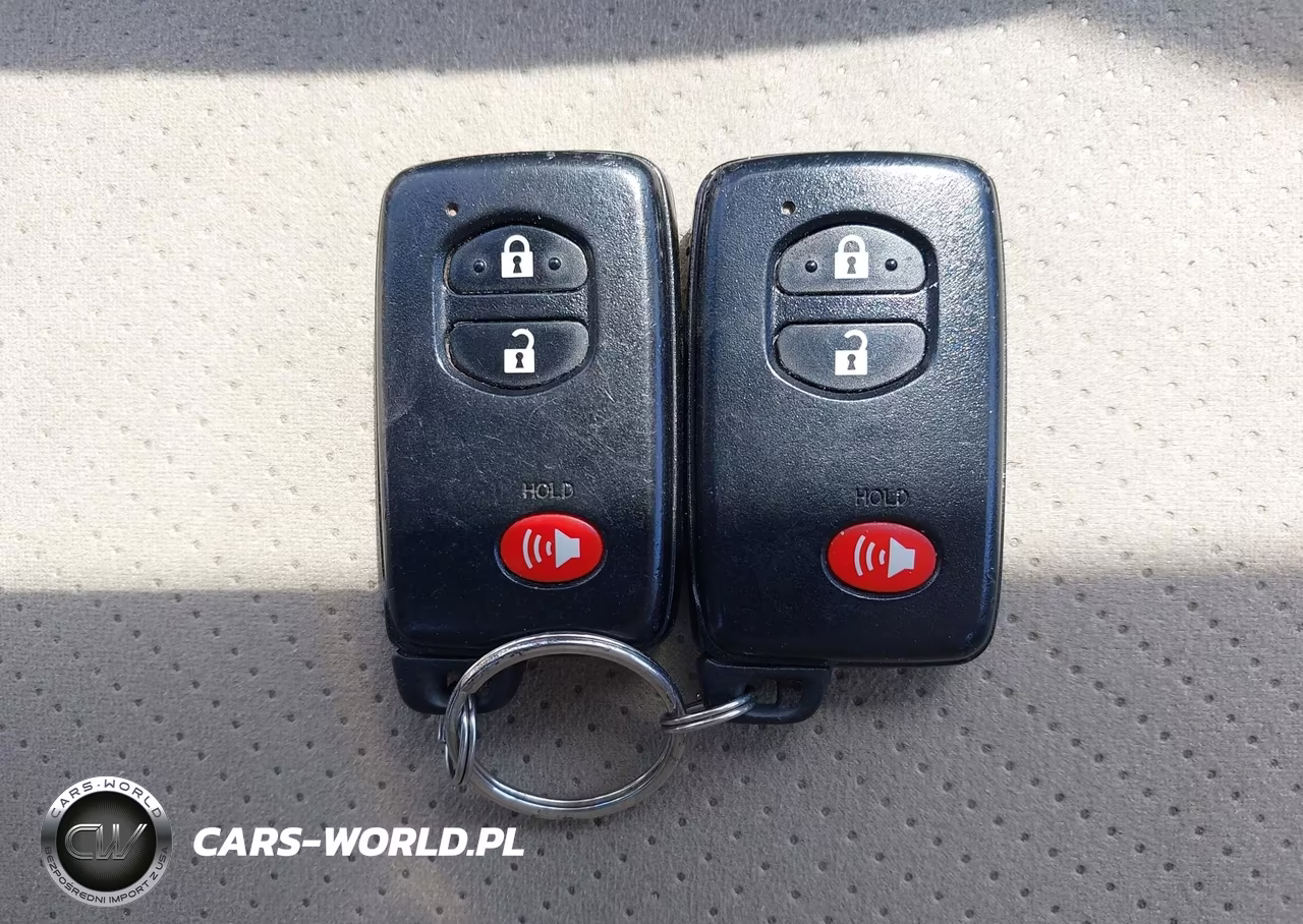2014 Toyota Prius Two VIN:JTDKN3DU5E1821086 - 11