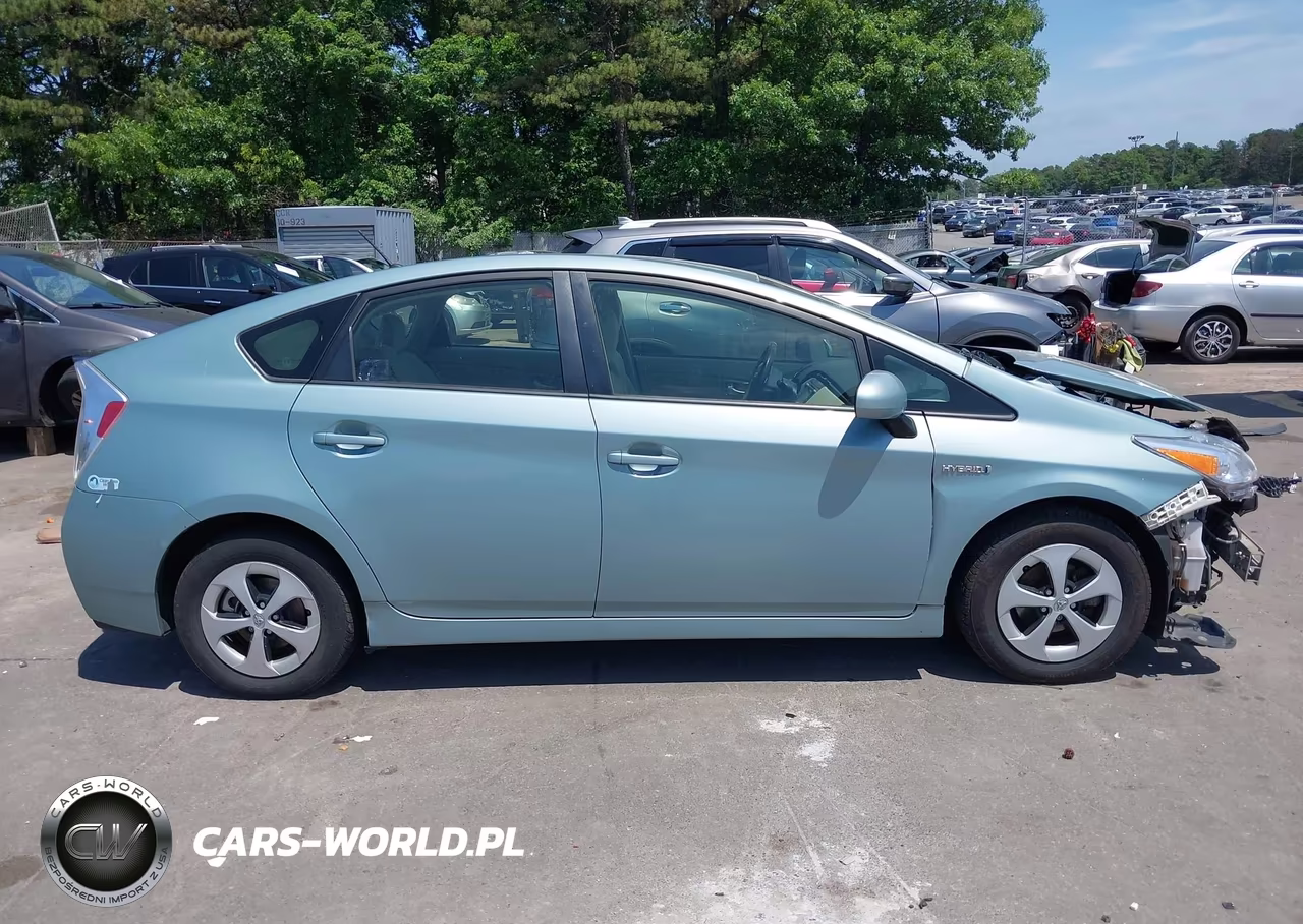 2014 Toyota Prius Two VIN:JTDKN3DU5E1821086 - 14