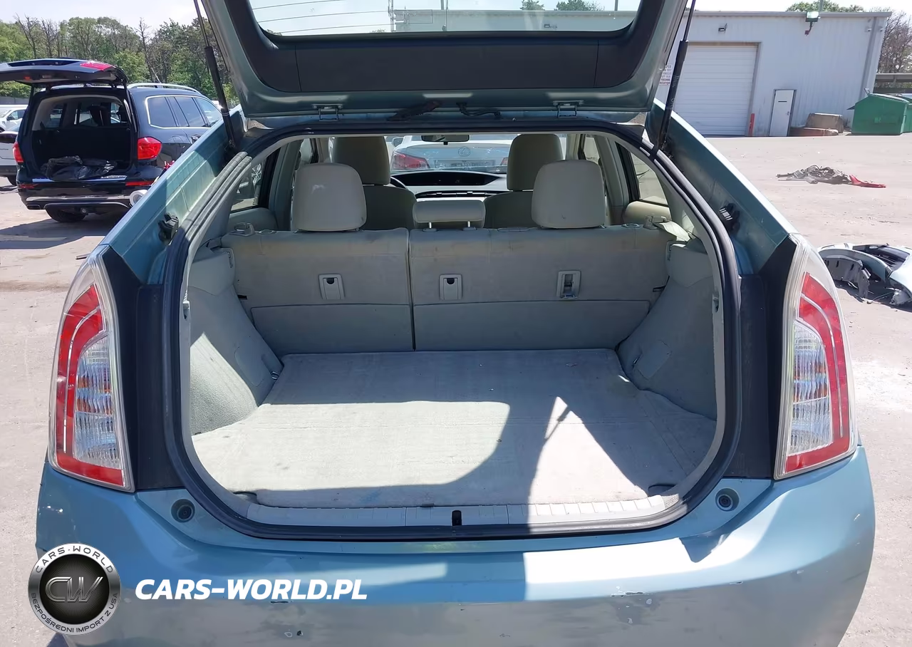 2014 Toyota Prius Two VIN:JTDKN3DU5E1821086 - 18