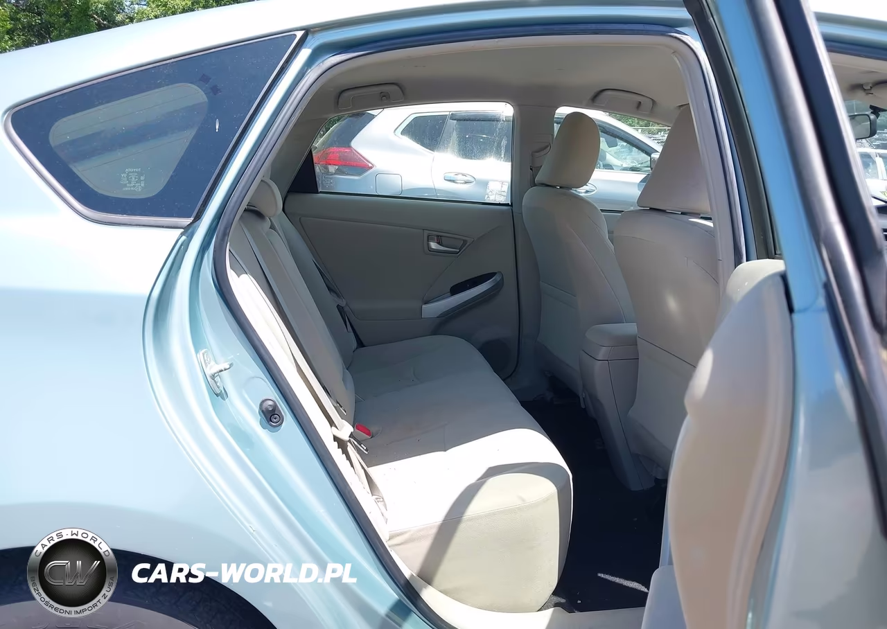 2014 Toyota Prius Two VIN:JTDKN3DU5E1821086 - 8