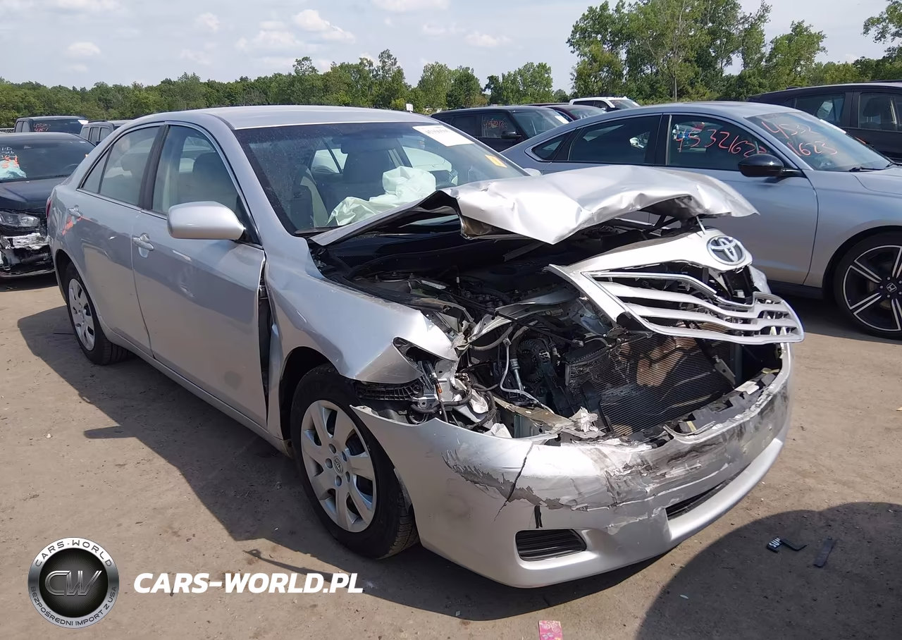 2011 Toyota Camry Le – zdjęcie 1 z 16