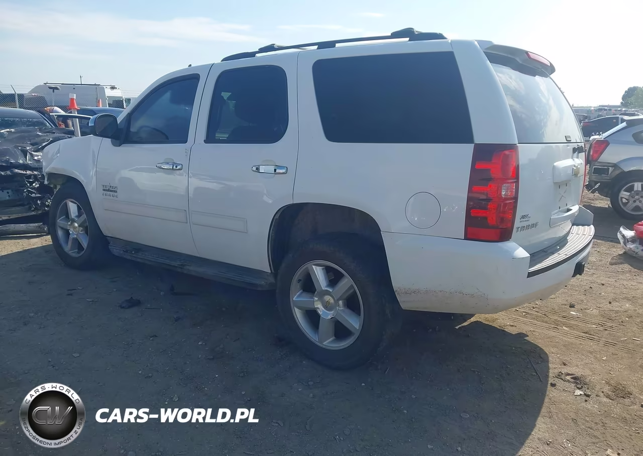 2011 Chevrolet Tahoe Ls VIN:1GNSCAE09BR395218 - 3