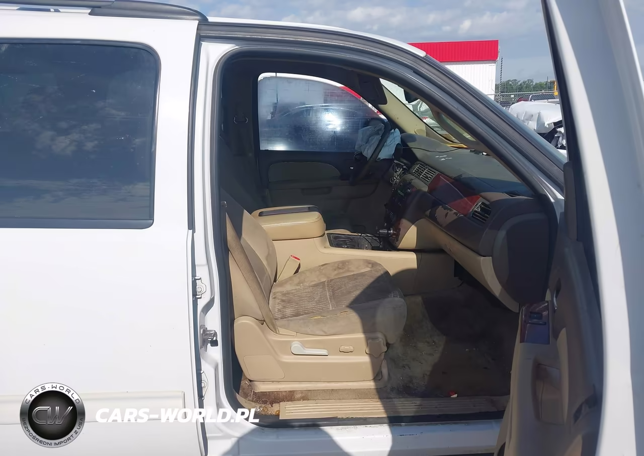 2011 Chevrolet Tahoe Ls VIN:1GNSCAE09BR395218 - 5