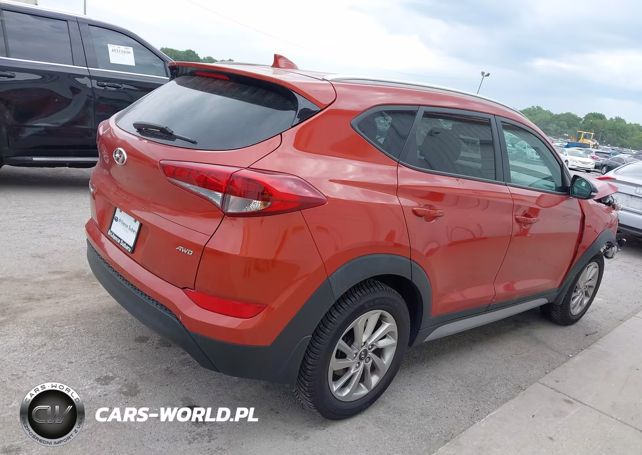 2017 Hyundai Tucson Se Plus VIN:KM8J3CA46HU450069 - 4
