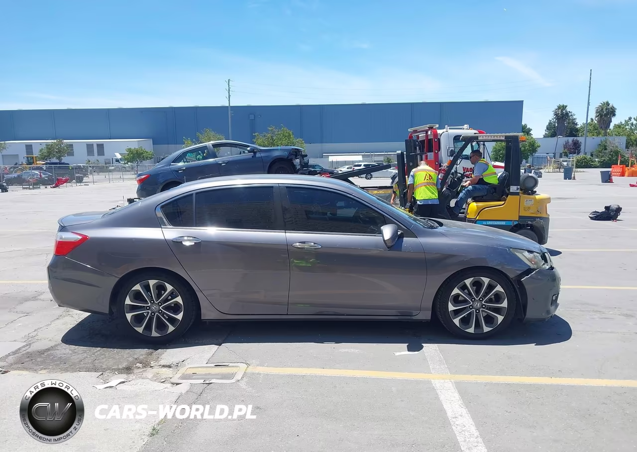 2015 Honda Accord Sport VIN:1HGCR2F53FA236566 - 13