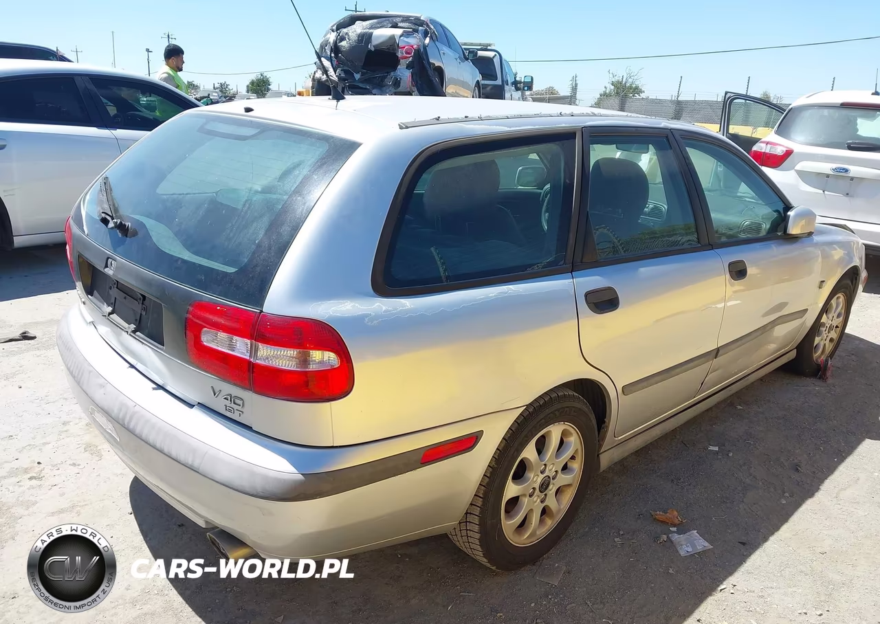 2002 Volvo V40 A VIN:YV1VW29552F817408 - 4
