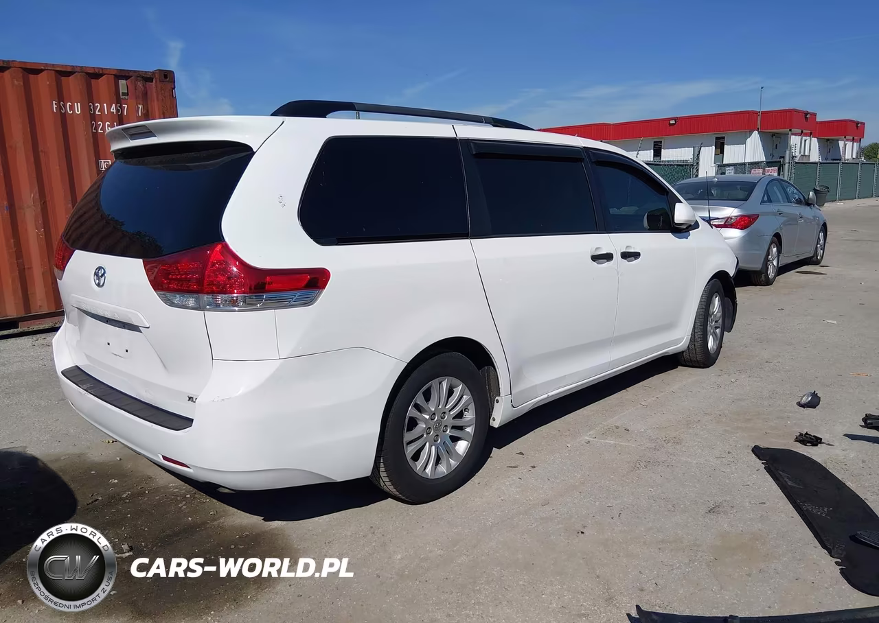 2014 Toyota Sienna Xle V6 8 Passenger VIN:5TDYK3DC7ES516346 - 4