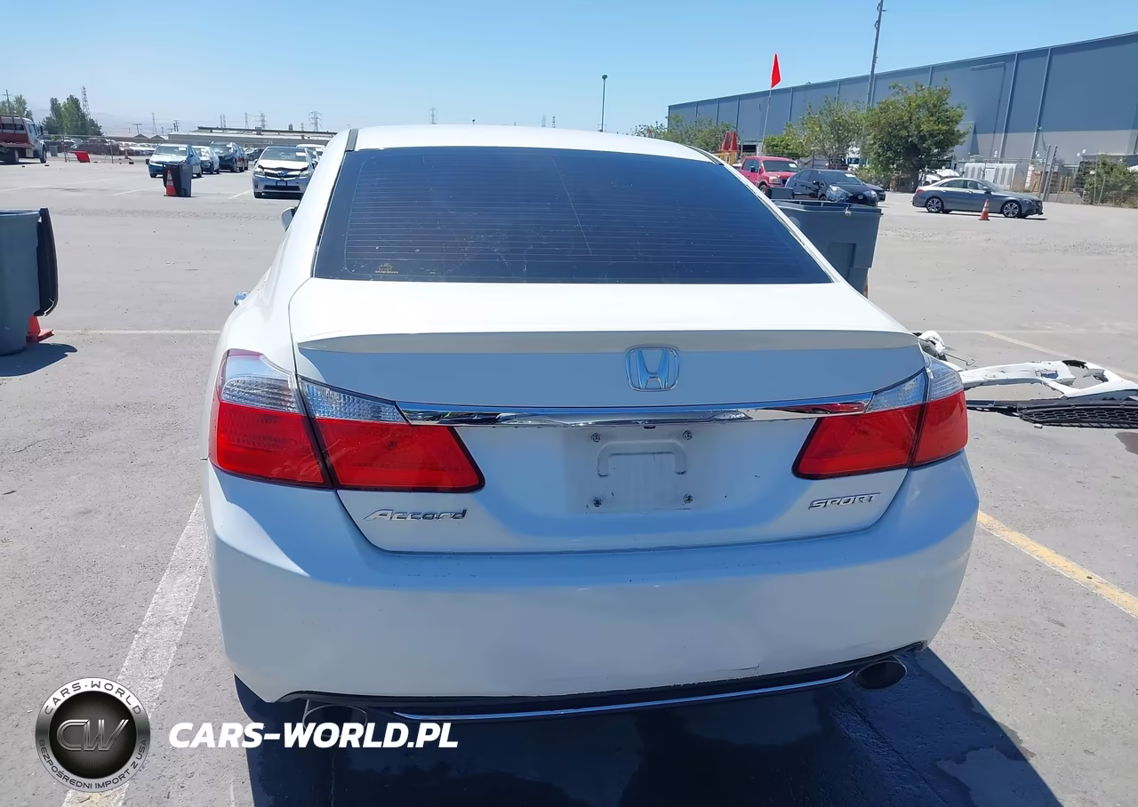 2015 Honda Accord Sport VIN:1HGCR2F53FA068458 - 17