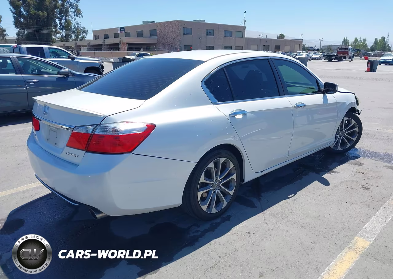 2015 Honda Accord Sport VIN:1HGCR2F53FA068458 - 4