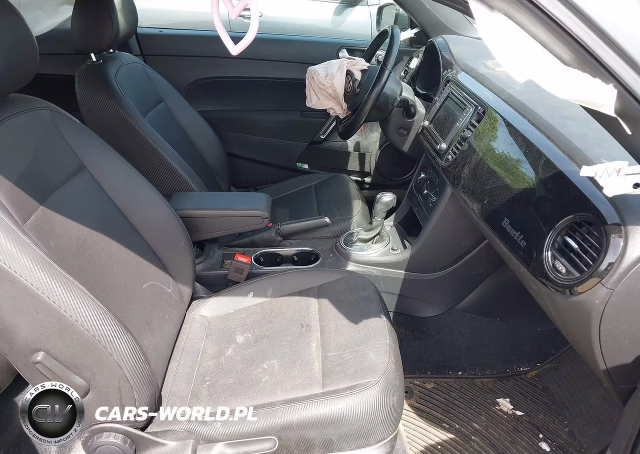 2018 Volkswagen Beetle 2.0T Coast-2.0T S VIN:3VWFD7AT9JM711336 - 5