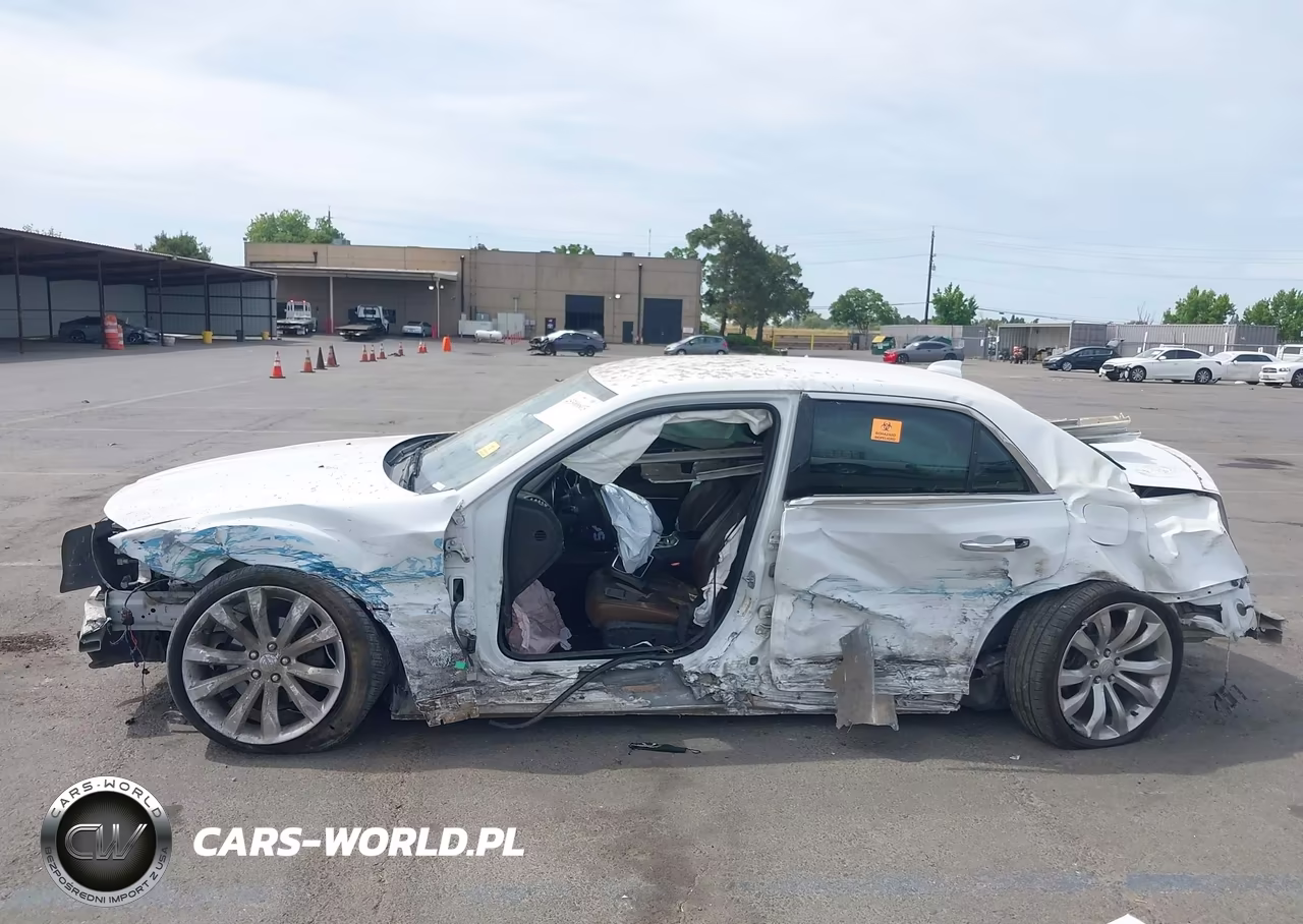 2019 Chrysler 300 Limited VIN:2C3CCAEG7KH527956 - 14