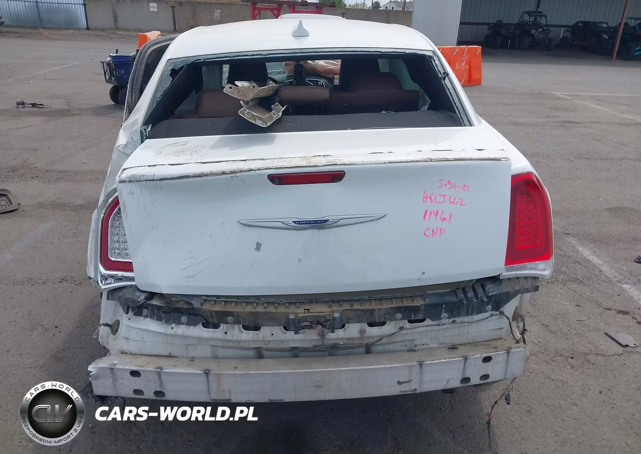 2019 Chrysler 300 Limited VIN:2C3CCAEG7KH527956 - 16