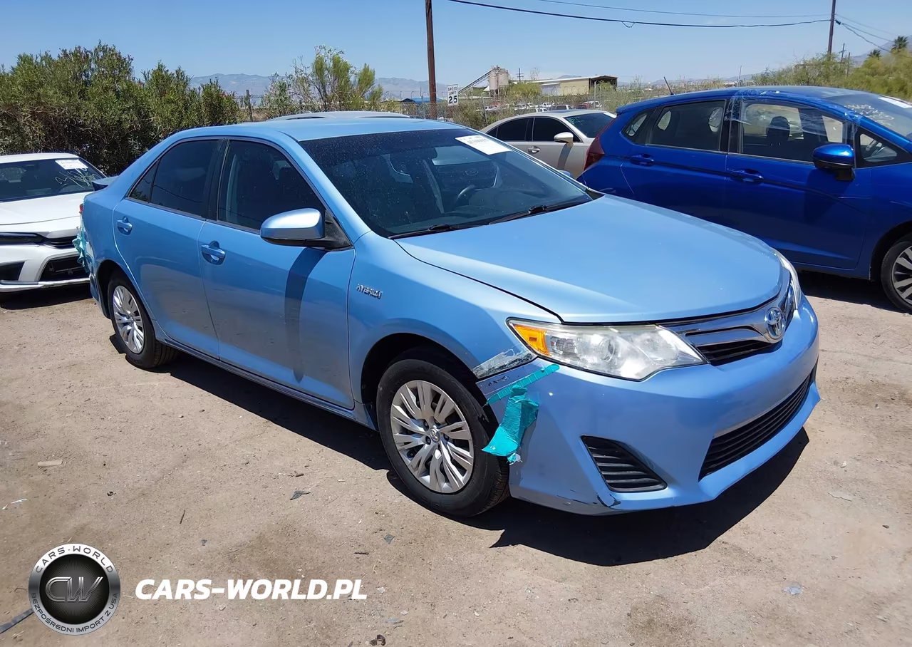 2014 Toyota Camry Hybrid Le