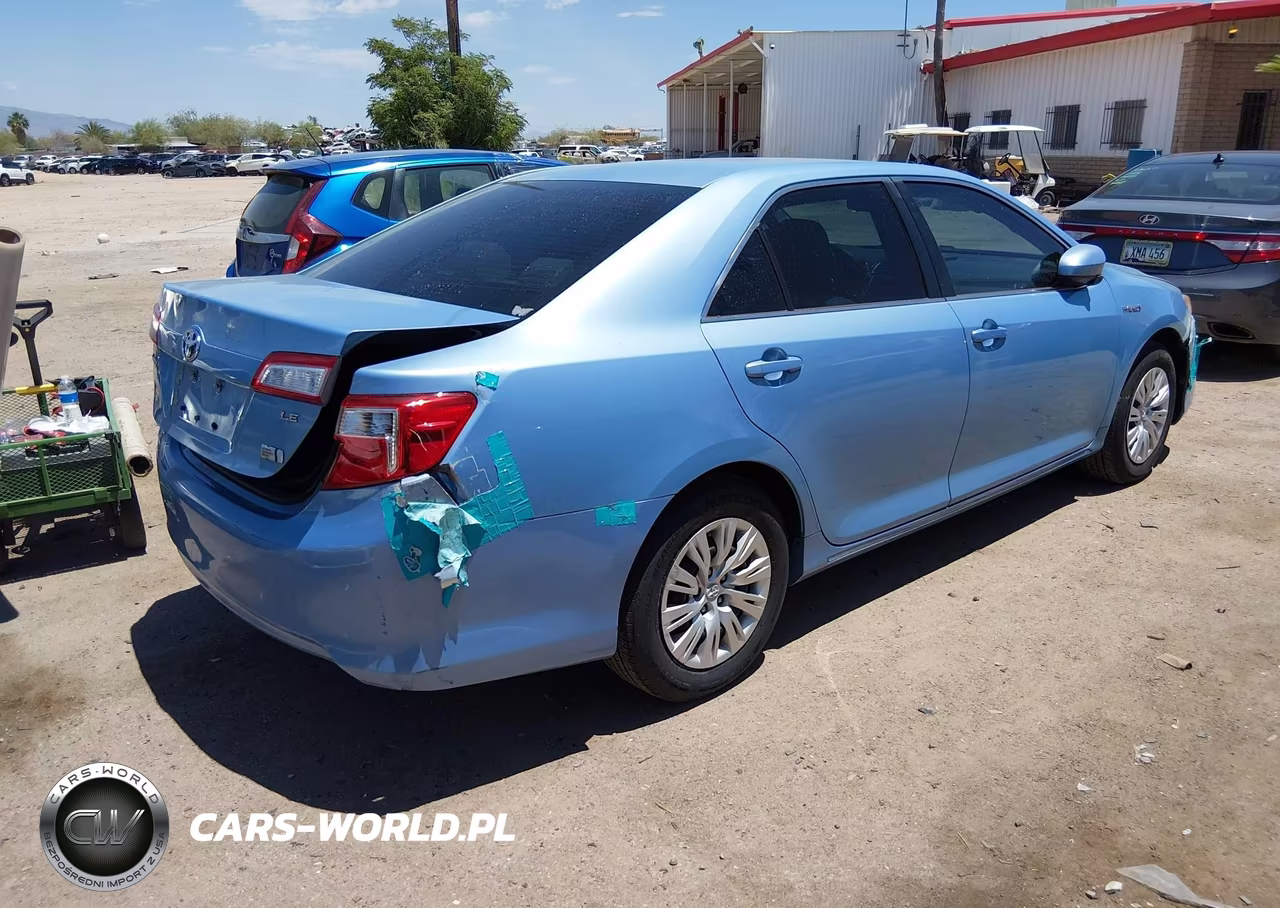 2014 Toyota Camry Hybrid Le VIN:4T1BD1FK5EU110193 - 4
