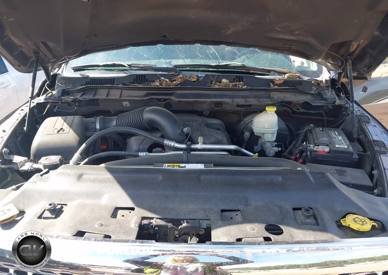2015 Ram 1500 Laramie VIN:1C6RR7NT5FS536942 - 10