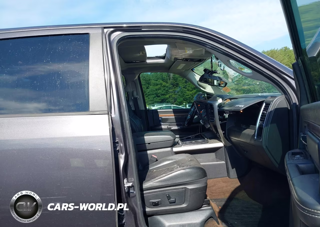 2015 Ram 1500 Laramie VIN:1C6RR7NT5FS536942 - 5