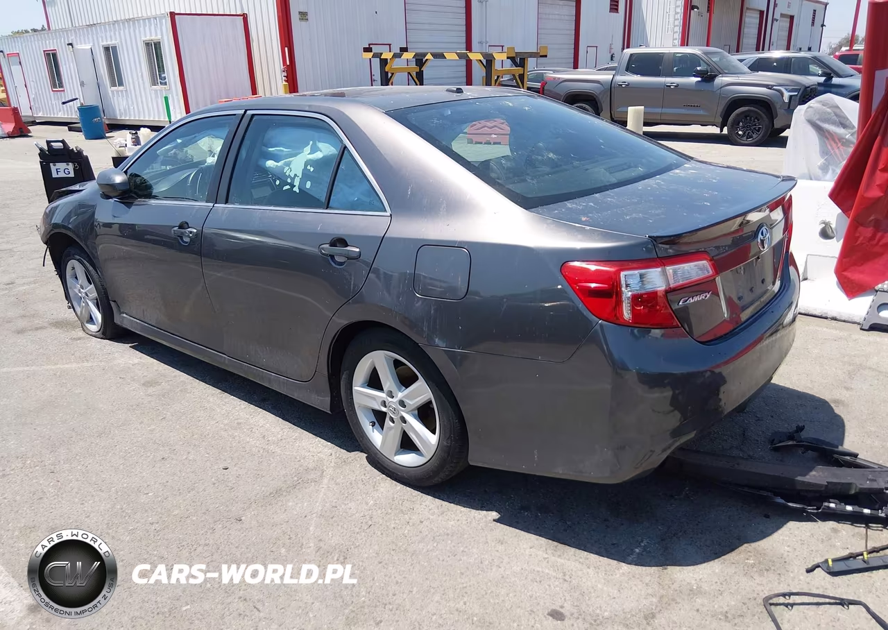 2014 Toyota Camry Se VIN:4T1BF1FK7EU348430 - 3