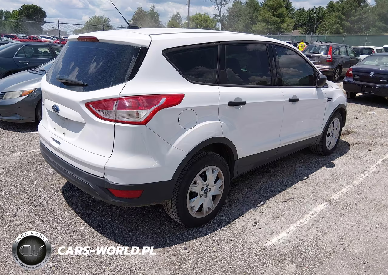 2013 Ford Escape S VIN:1FMCU0F75DUA35195 - 4