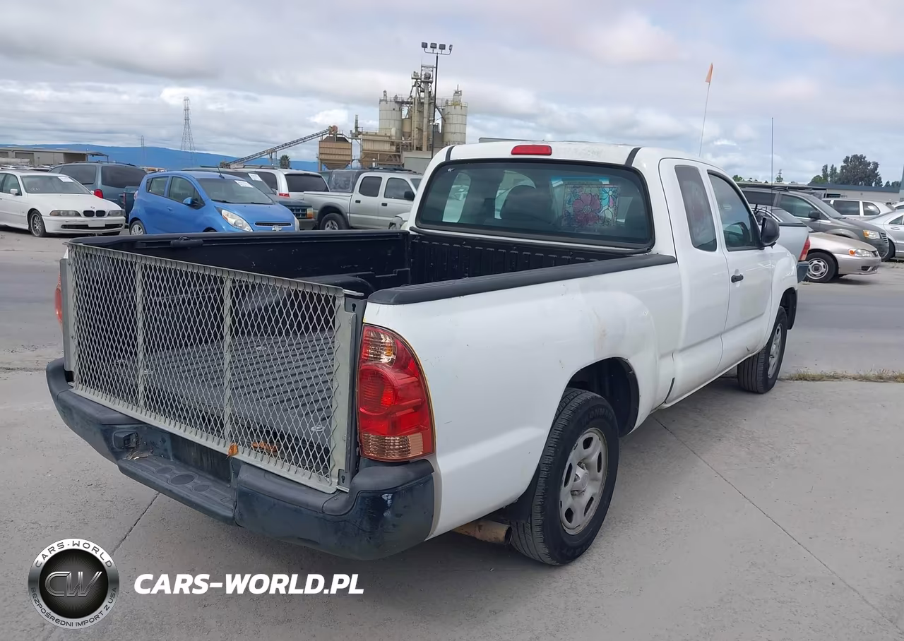 2015 Toyota Tacoma VIN:5TFTX4CN0FX055121 - 4
