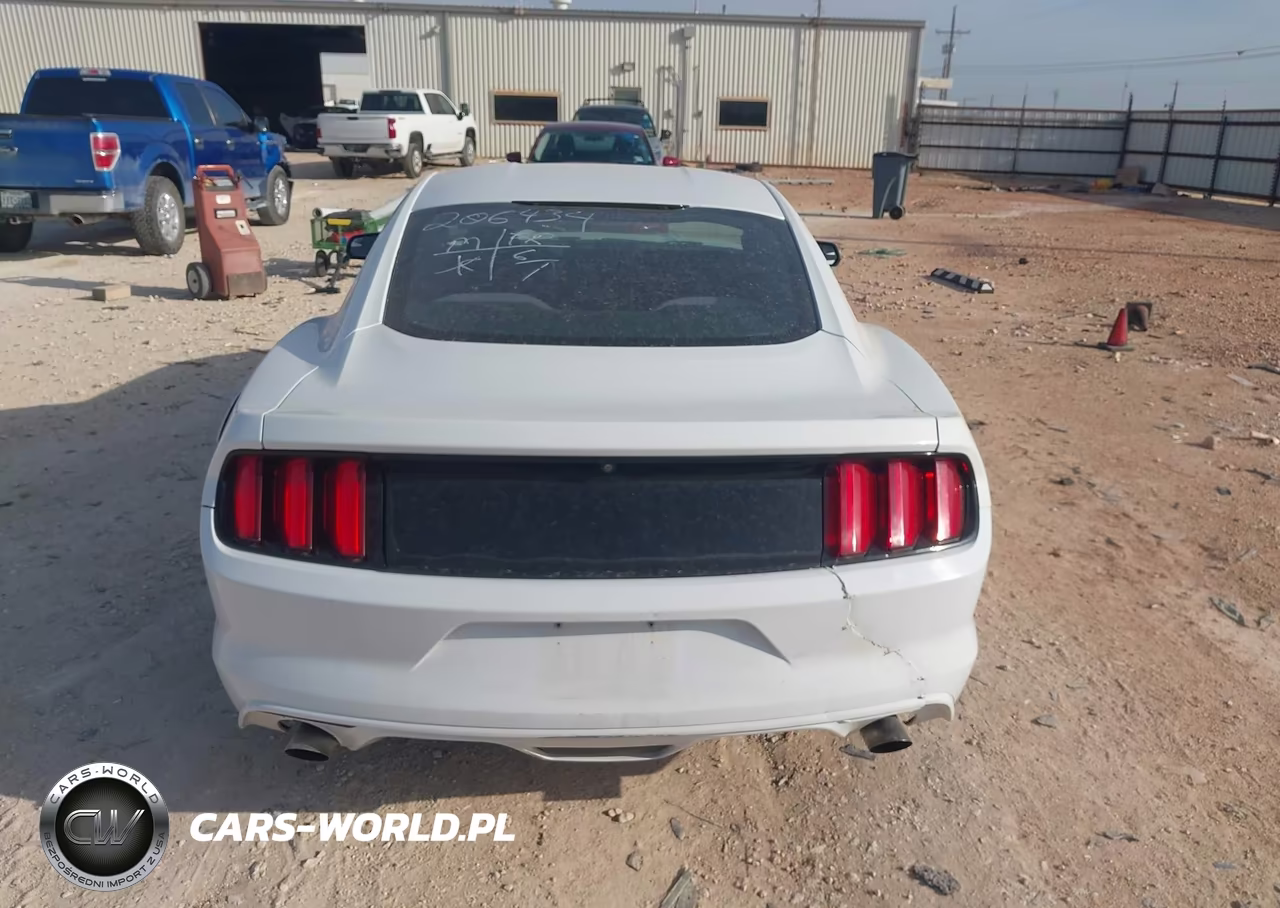 2016 Ford Mustang V6 VIN:1FA6P8AM8G5206434 - 16
