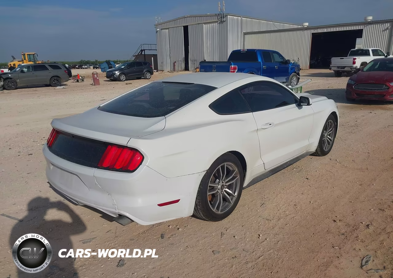 2016 Ford Mustang V6 VIN:1FA6P8AM8G5206434 - 4