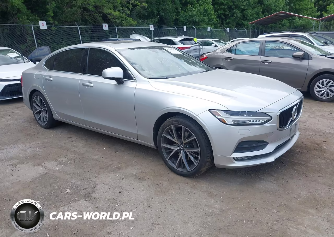 2018 Volvo S90 T5 Momentum