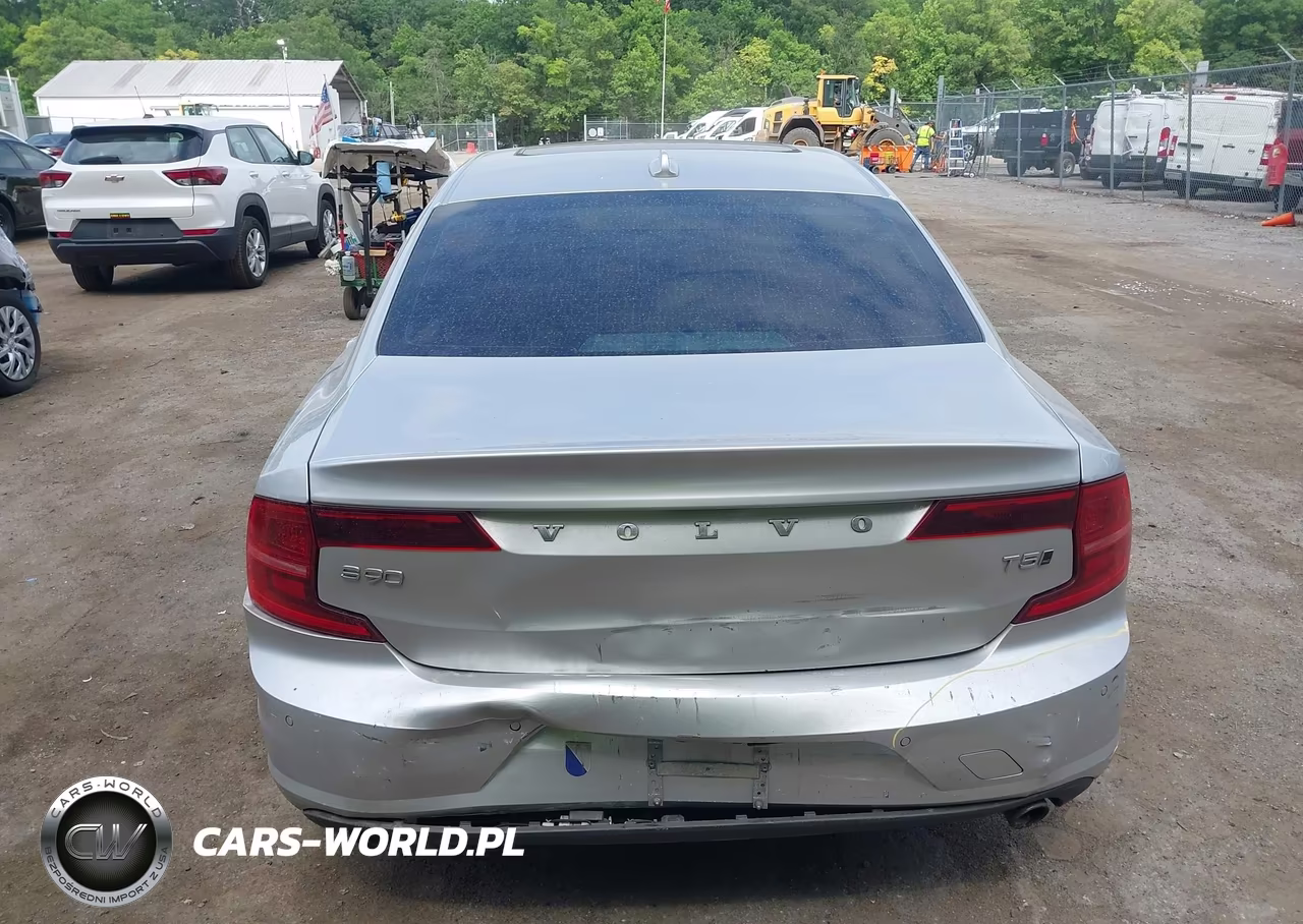 2018 Volvo S90 T5 Momentum VIN:LVY102MK1JP055490 - 16