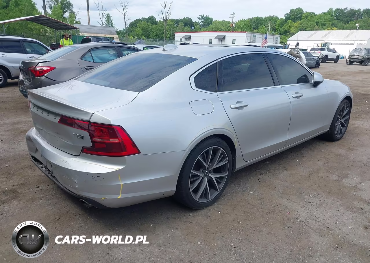 2018 Volvo S90 T5 Momentum VIN:LVY102MK1JP055490 - 4