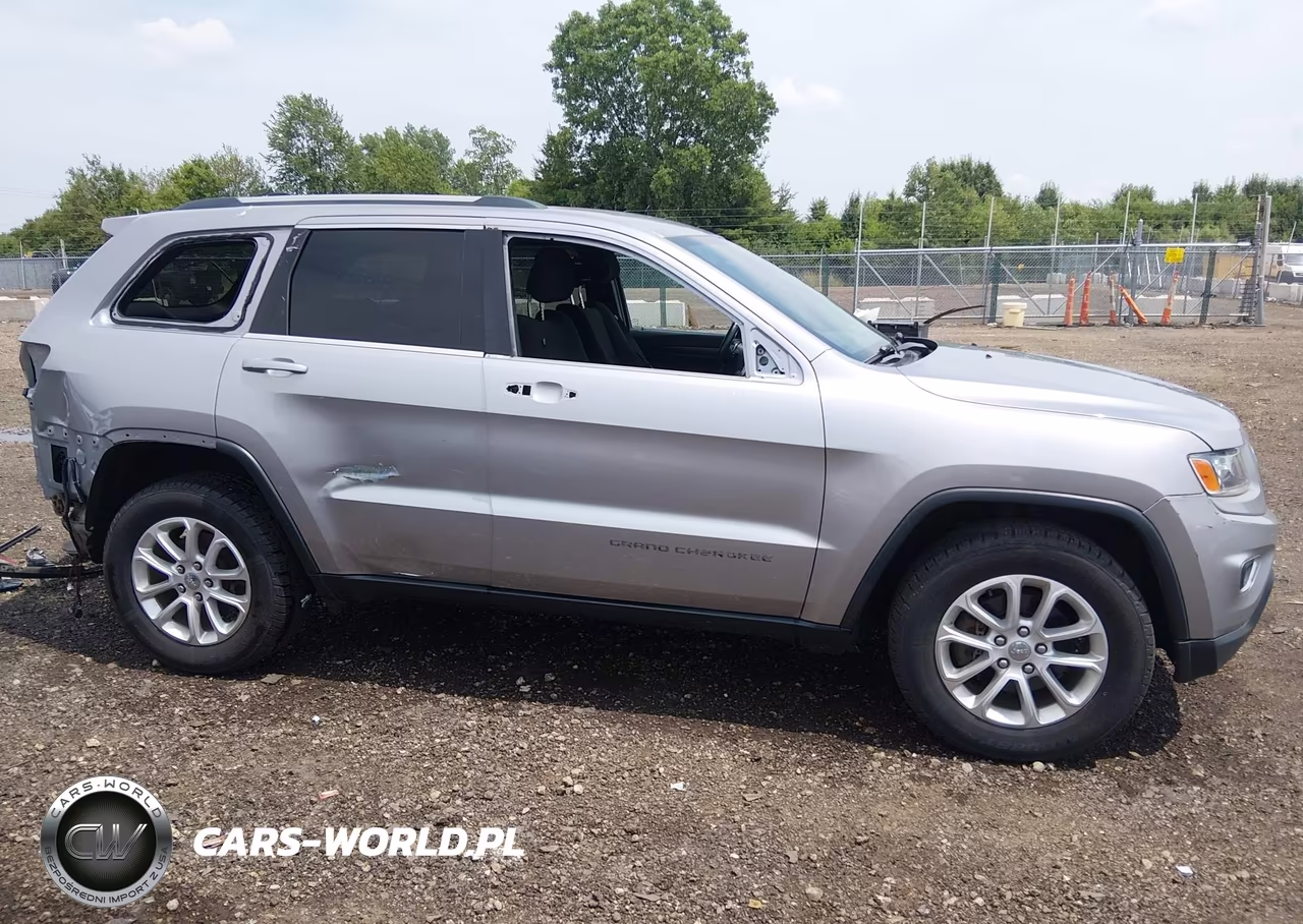 2015 Jeep Grand Cherokee Laredo VIN:1C4RJFAG4FC140448 - 14